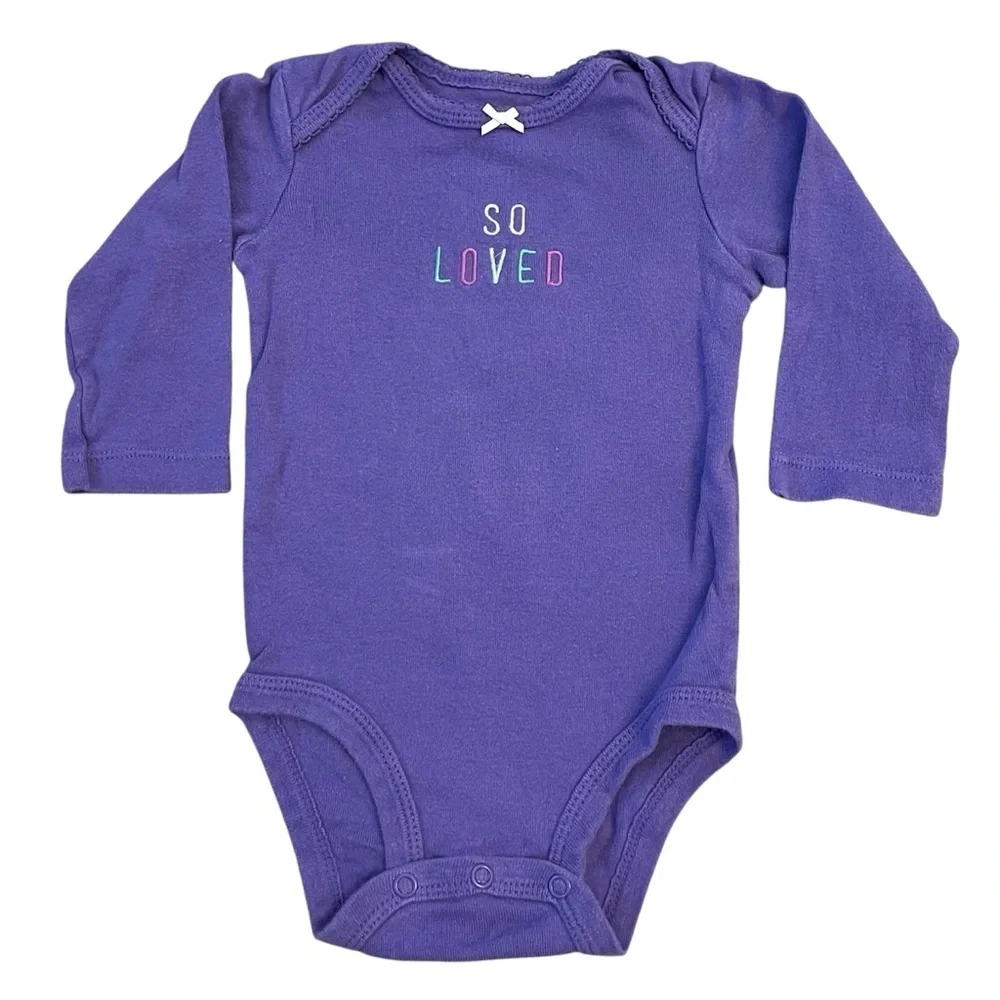 Bundle of 6 Long Sleeve Carter’s Onesies (size 6 months)